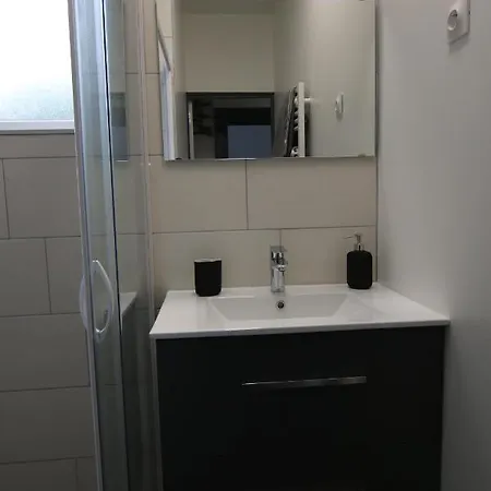 Joli Avec Petit Jardin Privatif Appartamento Charleville-Mézières