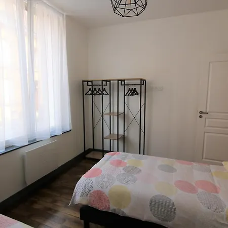 Joli Avec Petit Jardin Privatif Appartamento