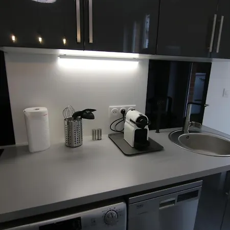 Appartamento Joli Avec Petit Jardin Privatif Charleville-Mézières
